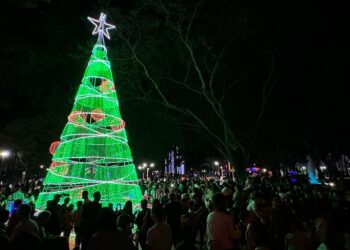 Alcalde Fuenmayor encendió la Navidad en la Plaza Dr. Fabián de Jesús Díaz de Valencia
