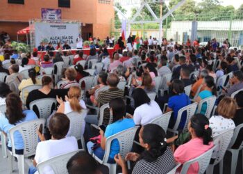 Alcalde Fuenmayor entregó más de 300 títulos de tierra a diversas comunidades de Valencia