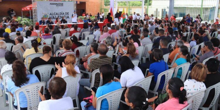 Alcalde Fuenmayor entregó más de 300 títulos de tierra a diversas comunidades de Valencia