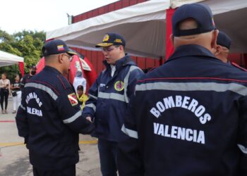 Alcalde Fuenmayor realizó dotación de equipos y parque automotor al Cuerpo de Bomberos de Valencia