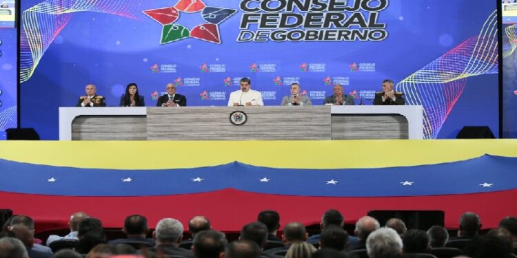 Maduro ordenó crear la ZODI de la Guayana Esequiba y designó al M/G Rodríguez Cabello