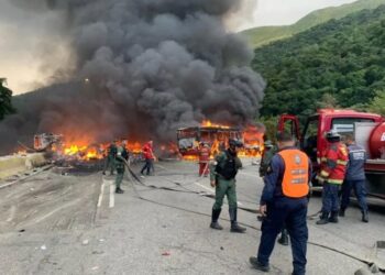 Conozca los detalles del accidente en la Autopista Gran Mariscal de Ayacucho donde fallecieron al menos 15 personas