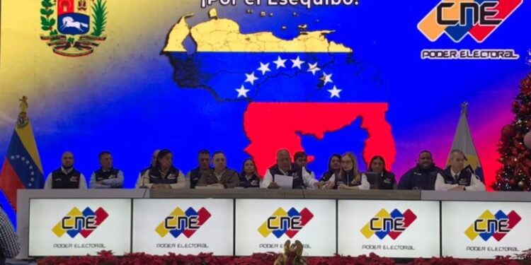 Primer boletín del CNE: Amoroso dice que votaron 10 millones 554 mil 320 personas en el referendo consultivo