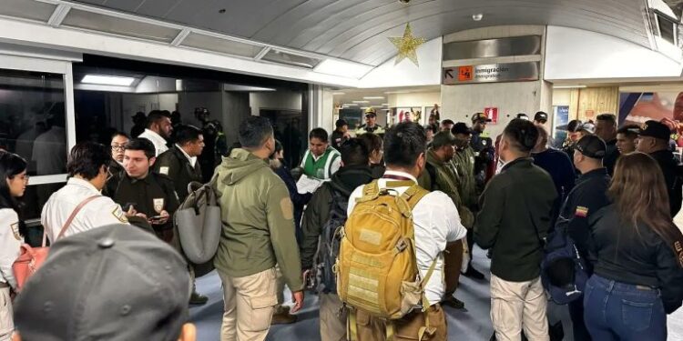 Retornan a Venezuela 329 migrantes en dos vuelos de repatriación provenientes de México