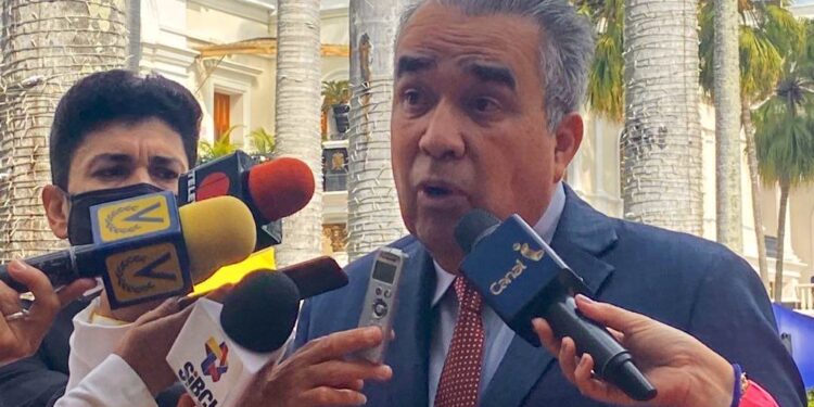Luis Eduardo Martínez: Urge agotar todos los medios posible para recuperar el Esequibo