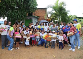 Fundación Deja Tu Huella realizó 6ta edición de «Una Huella en Navidad»