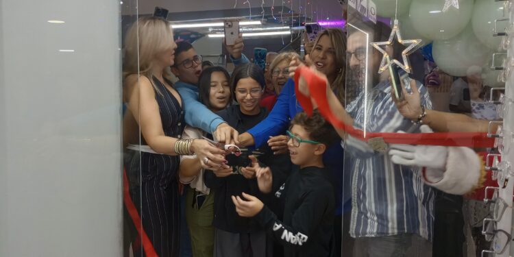 Óptica Monasterios inauguró su nueva sede en el CC Multicentro El Viñedo