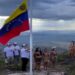 Indígenas venezolanos izaron bandera de Venezuela en la Guayana Esequiba