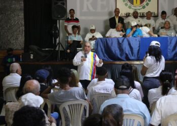 Luis Eduardo Martínez: Caricom, Celac y Brasil deben instar al retiro inmediato del HMS Trent de la costa de Guyana