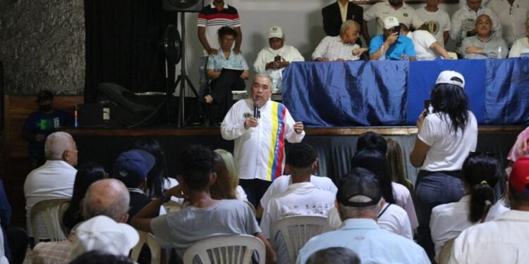 Luis Eduardo Martínez: Caricom, Celac y Brasil deben instar al retiro inmediato del HMS Trent de la costa de Guyana