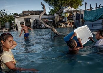 Venezuela suscribe acuerdo con Unicef para proteger a los niños ante la crisis climática