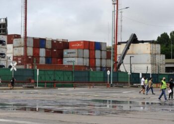 Gobierno argentino cambia el sistema de importaciones para eliminar «vueltas burocráticas»