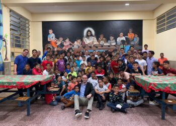 Más de un centenar de niños de Casa Hogar Don Bosco disfrutaron tradicional cena de Navidad ofrecida por Hesperia WTC Valencia