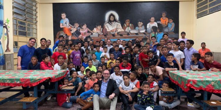 Más de un centenar de niños de Casa Hogar Don Bosco disfrutaron tradicional cena de Navidad ofrecida por Hesperia WTC Valencia