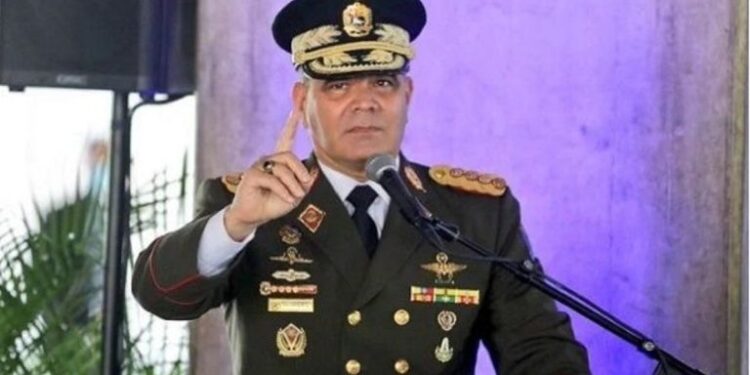 Vladimir Padrino tacha de «infeliz provocación» el anuncio de ejercicio aéreo de EE UU en Guyana