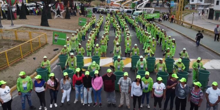 Alcalde Fuenmayor desplegó operativo especial de limpieza en Valencia este 25 de diciembre