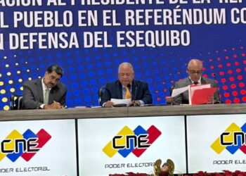 CNE reitera que en el referendo consultivo participaron más de 10 millones de personas; cifras del domingo contrastan con las del lunes