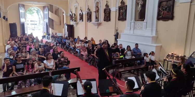 Concierto Clásico de Navidad de la Dirección de Cultura UC trajo ritmo y alegría decembrina