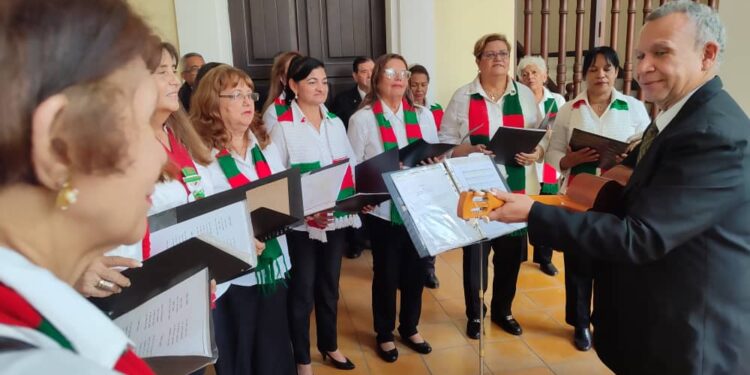 Encuentro de Coros de la Dirección de Cultura de la UC paseó al público por hermosas piezas navideñas