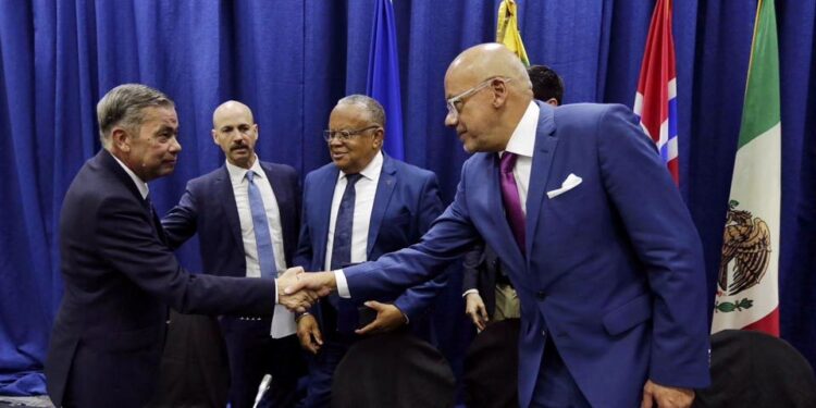 María Corina Machado y todos los inhabilitados deben acudir al TSJ a introducir un amparo cautelar