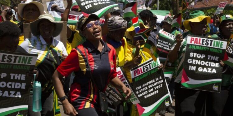 Israel amplía su ofensiva en el sur de Gaza mientras enfermedades infecciosas se propagan