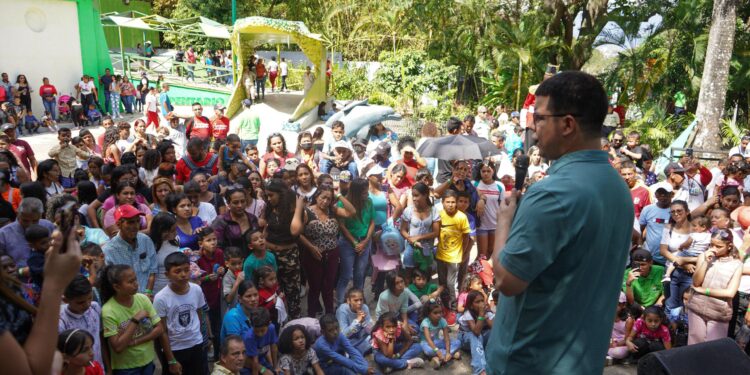 Alcalde Fuenmayor a través del Plan Cultural Comunitario celebró Día de Reyes en el ZooAquarium de Valencia