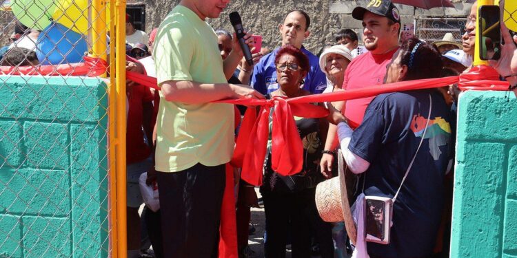 Alcalde Fuenmayor reinaguró Cancha Deportiva «Juan Pablo ll» en la comunidad Ricardo Urriera de Valencia