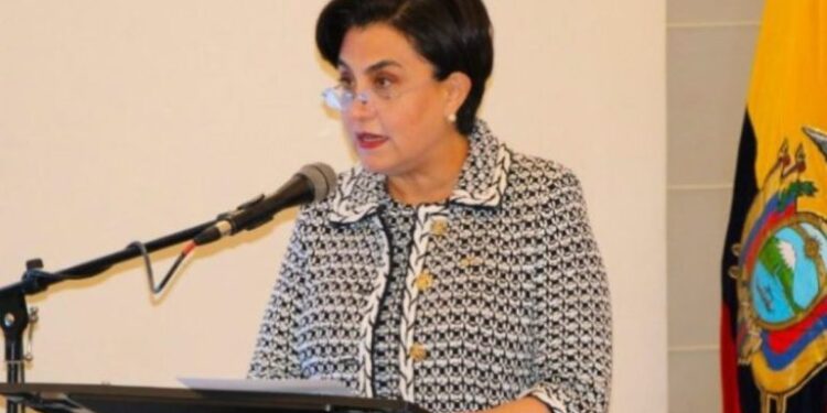 Ecuador no reconoce al gobierno de Maduro, asegura su canciller