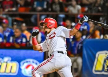 Cardenales evita barrida tras imponerse 6-5 ante Tiburones