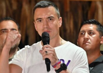 Noboa rechaza ofrecimiento de Maduro de alejarse de Estados Unidos y aprender de Venezuela