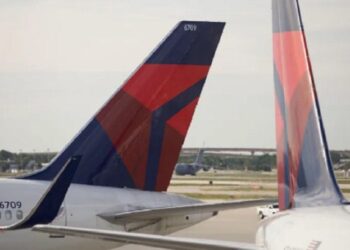 Chocan dos aviones en un aeropuerto de Florida sin causar daños ni heridos