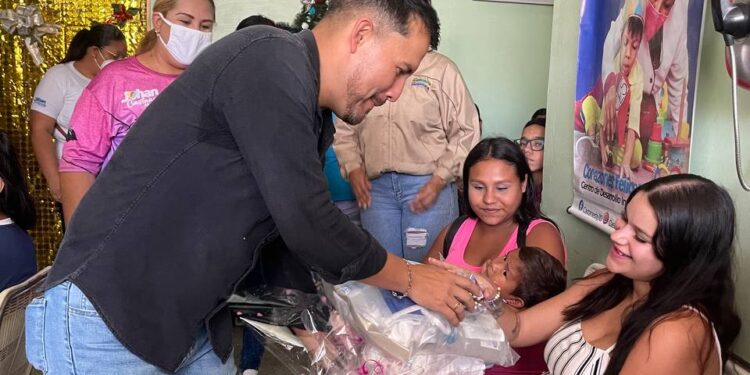 Alcalde Castañeda entregó insumos médicos en CDI de Yagua