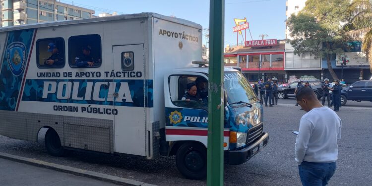Fuertemente custodiada la esquina de El Tijerazo por Policarabobo