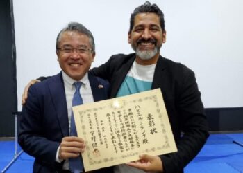 Artista plástico Javier Miranda recibió reconocimiento por la difusión de la cultura japonesa en Venezuela