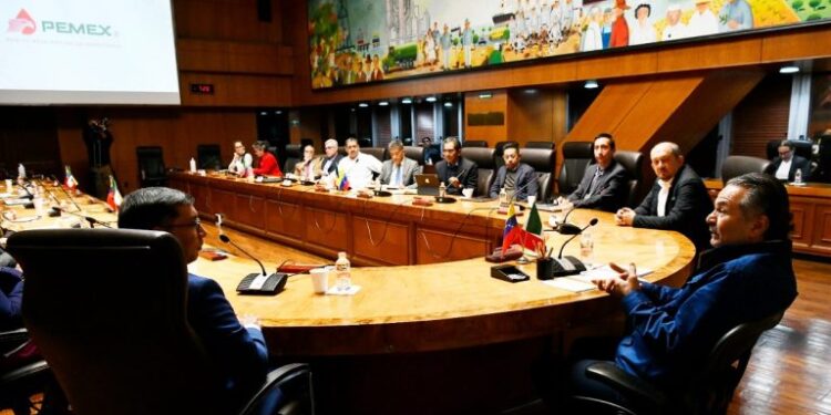 México y Venezuela firman acuerdo en materia de hidrocarburos