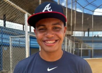 El venezolano Perdomo recibe 5 millones de dólares y encabeza firmas de prospectos de MLB