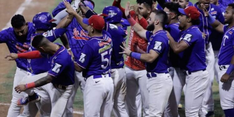 Tiburones es el nuevo campeón de la LVBP luego de 38 años