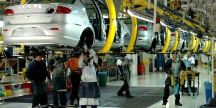 Cavenez: Producción de vehículos en Venezuela cae un 19 % en 2023