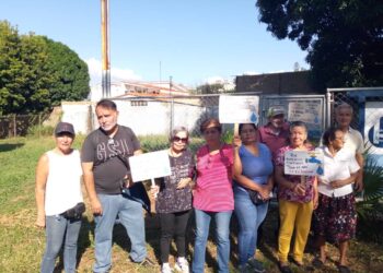 Vecinos de la 3ra sección de El Trigal Sur protestan y piden que se restablezca el servicio de agua