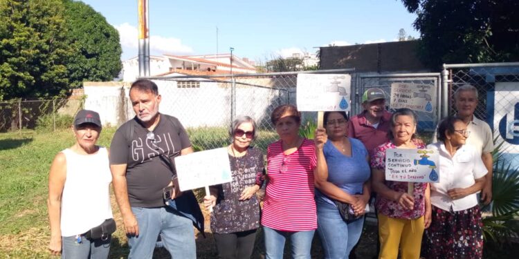 Vecinos de la 3ra sección de El Trigal Sur protestan y piden que se restablezca el servicio de agua