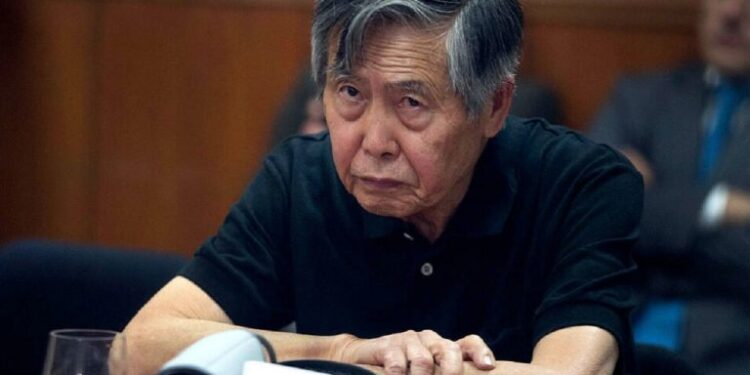 Fiscalía pide arresto domiciliario para Fujimori y este dice que se vulneran sus derechos