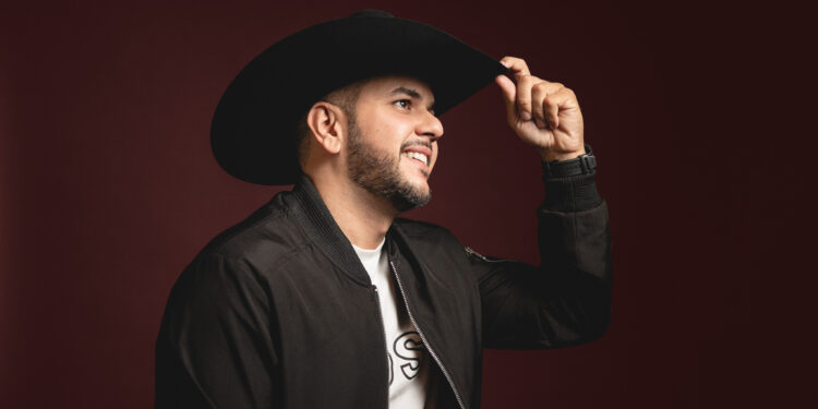 César Mendoza lanza su álbum de música llanera como solista