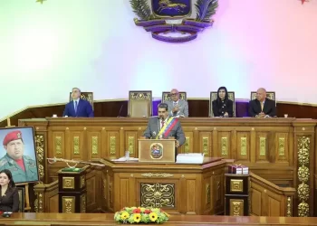 Maduro aumentó bono de guerra económica a $ 60 desde febrero: salario mínimo sigue en 130 bs