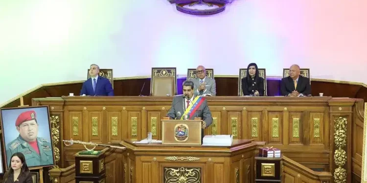 Maduro aumentó bono de guerra económica a $ 60 desde febrero: salario mínimo sigue en 130 bs