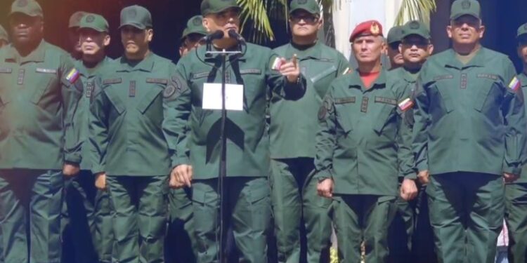 Fuerza Armada expulsó a 18 militares tras denuncia de supuestos planes conspirativos