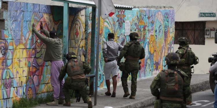 Fuerzas Armadas de Ecuador aseguran haber desarticulado 28 grupos terroristas