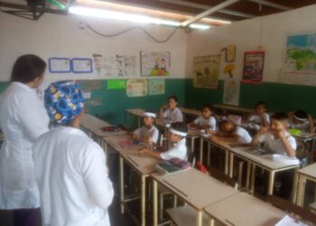 Más de 900 alumnos de la U.E.N Fernando Peñalver beneficiados con la jornada “La Salud va a la Escuela”