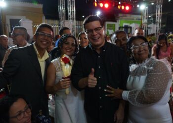 Alcalde Fuenmayor celebró Matrimonios Colectivos con más de 100 parejas en el Teatro Municipal de Valencia