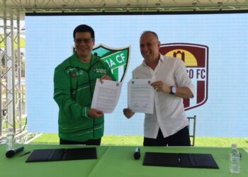 Alcalde Fuenmayor  y Giusseppe Palmisano firmaron convenio entre Valencia CF y Carabobo FC
