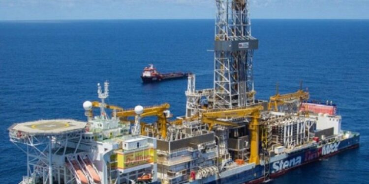 Padrino López advierte de una respuesta contundente si ExxonMobil explora el Esequibo